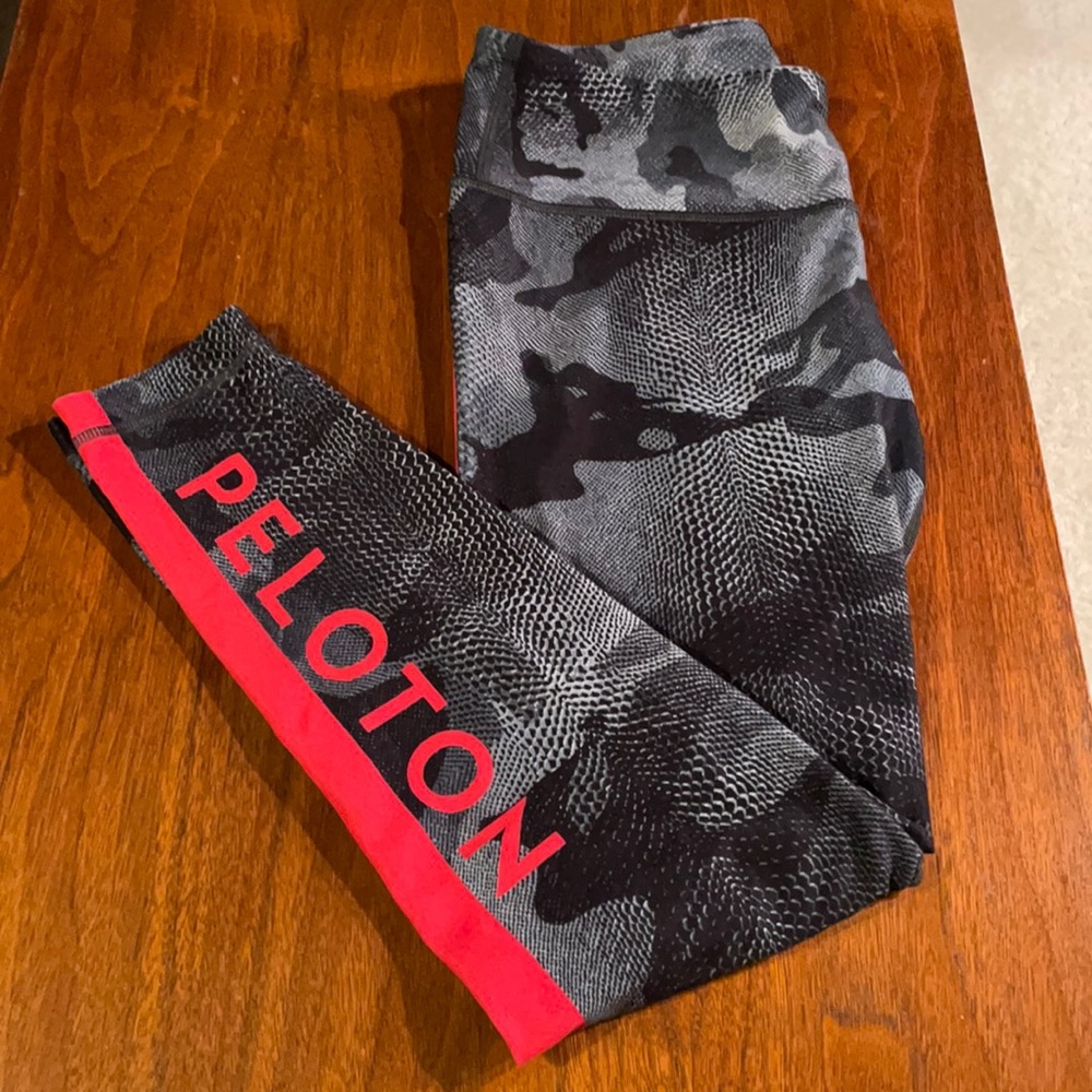 🚴Peloton leggings: WITH wear it to heart